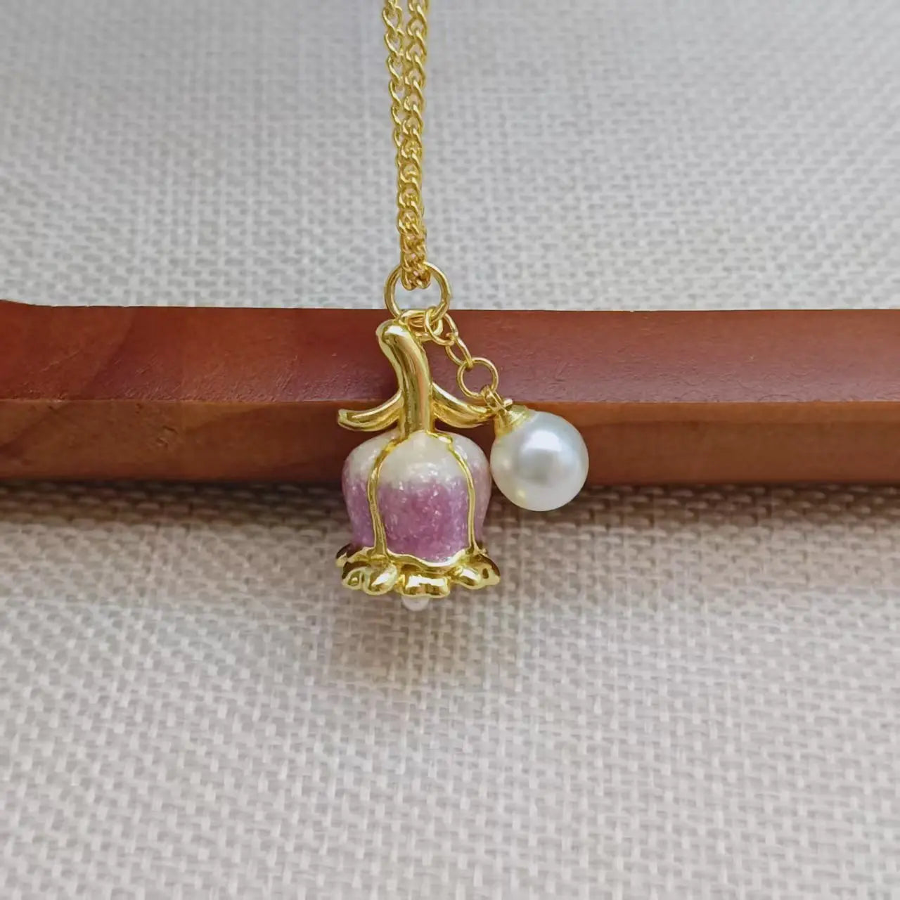 Elegant Pink Tulip Pearl Necklace